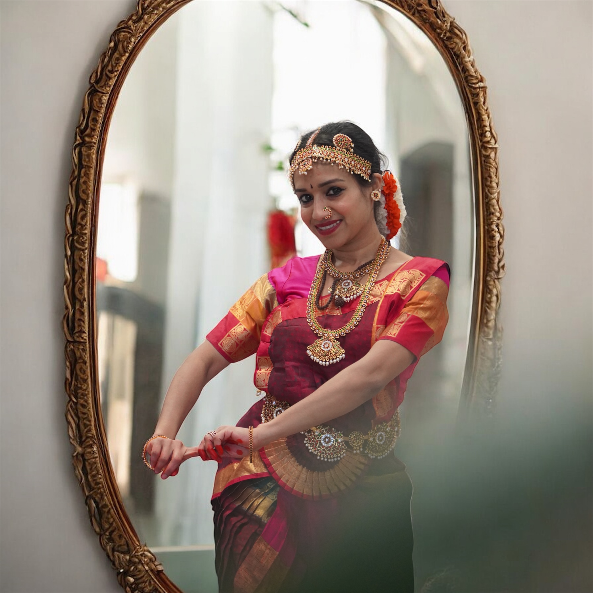 Vidhya Mohandas - Founder & Artistic Director of Vidhyalaya in traditional Bharatanatyam attire